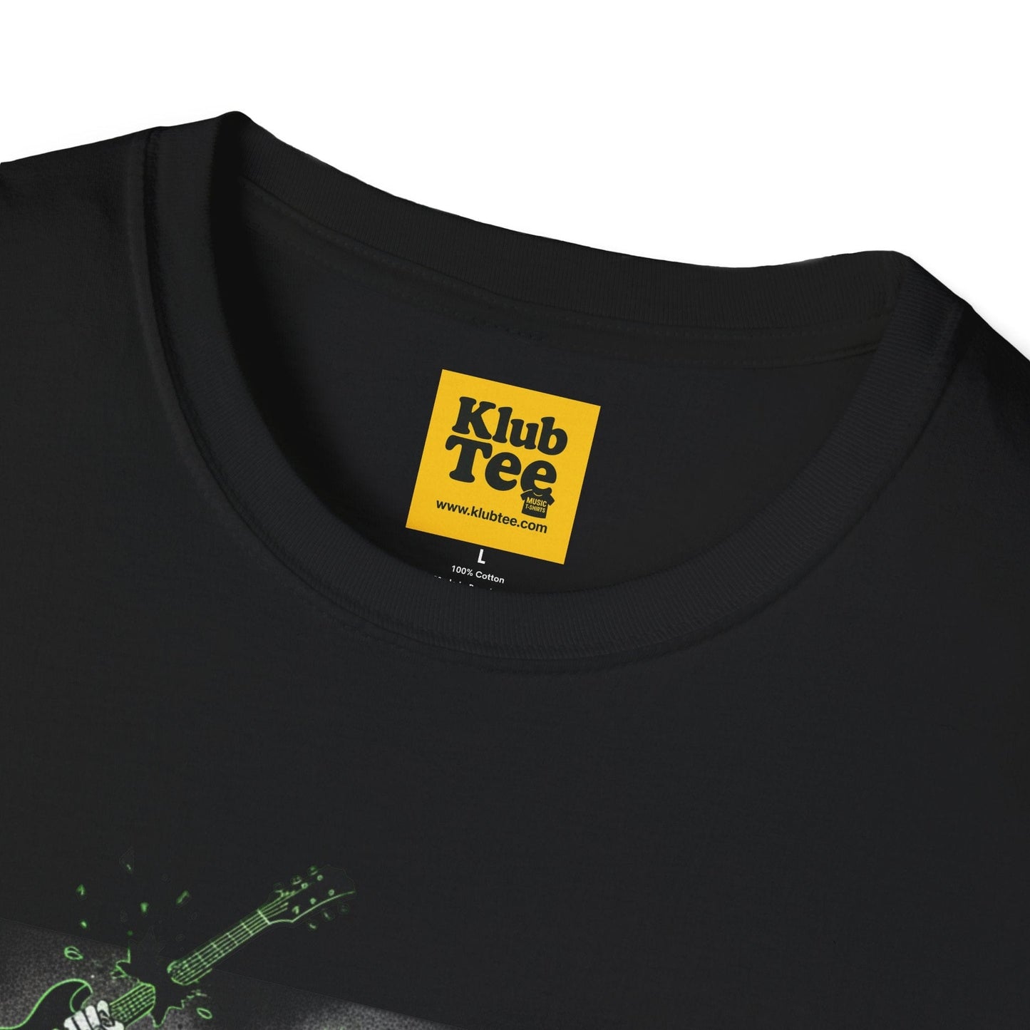 Punk Ain't Dead T-Shirt | Retro Punk Rock Graphic