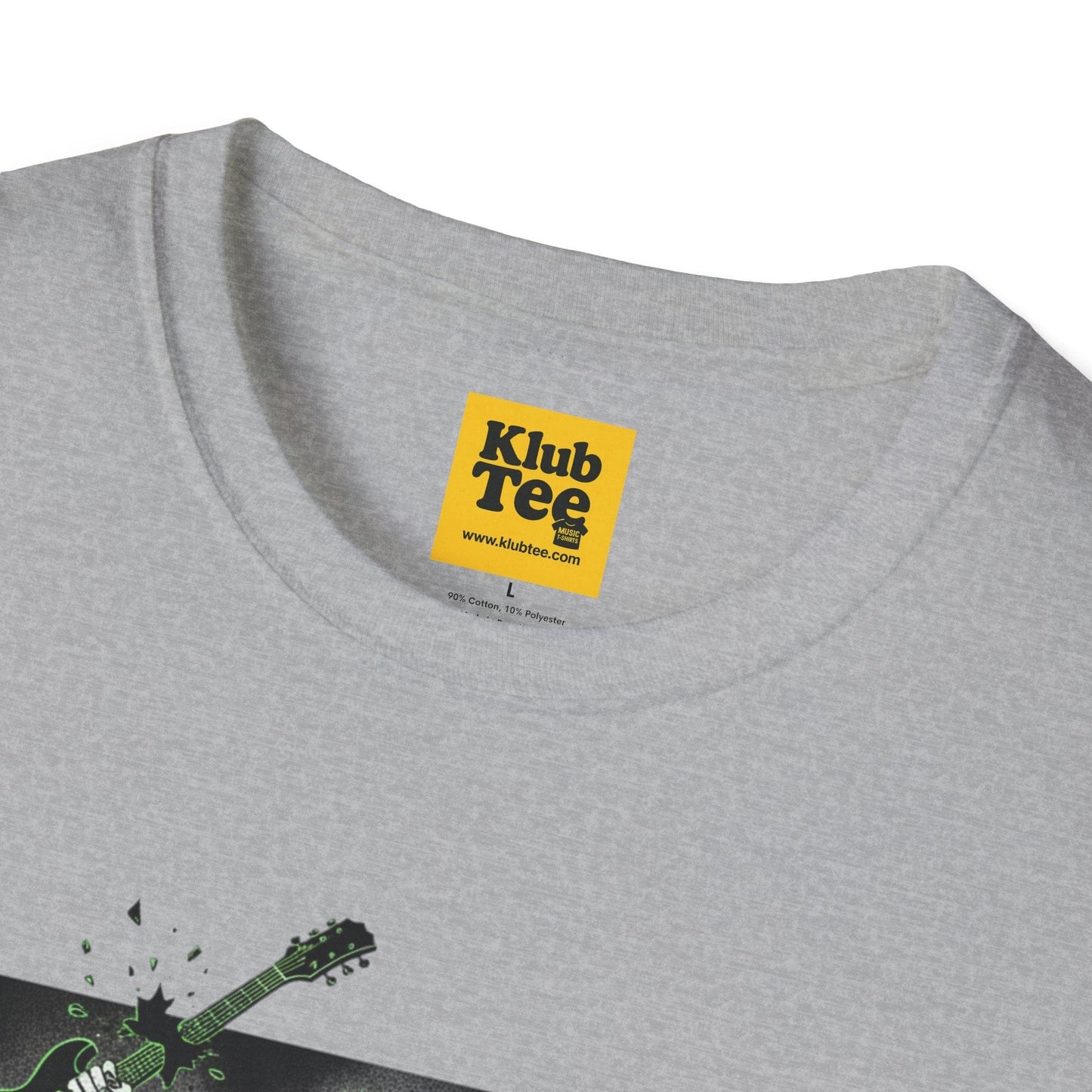 Punk Ain't Dead T-Shirt | Retro Punk Rock Graphic